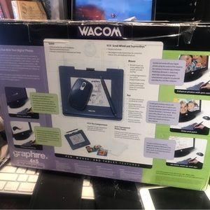Wacom Graire 4x5 digital drawing tablet with stylus and accessories brand new